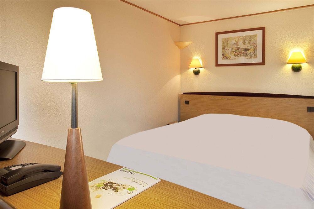 Campanile Melun Sud - Dammarie Les Lys Hotel Kamer foto